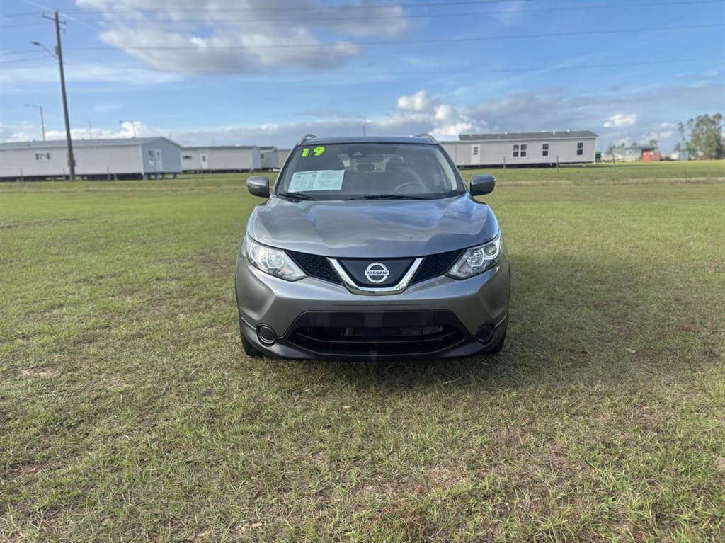 2019 Nissan Rogue Sport SV photo 2