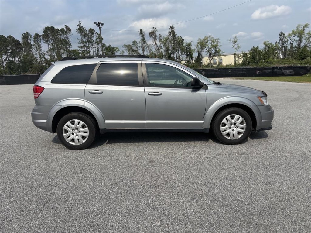 2020 Dodge Journey SE's photo