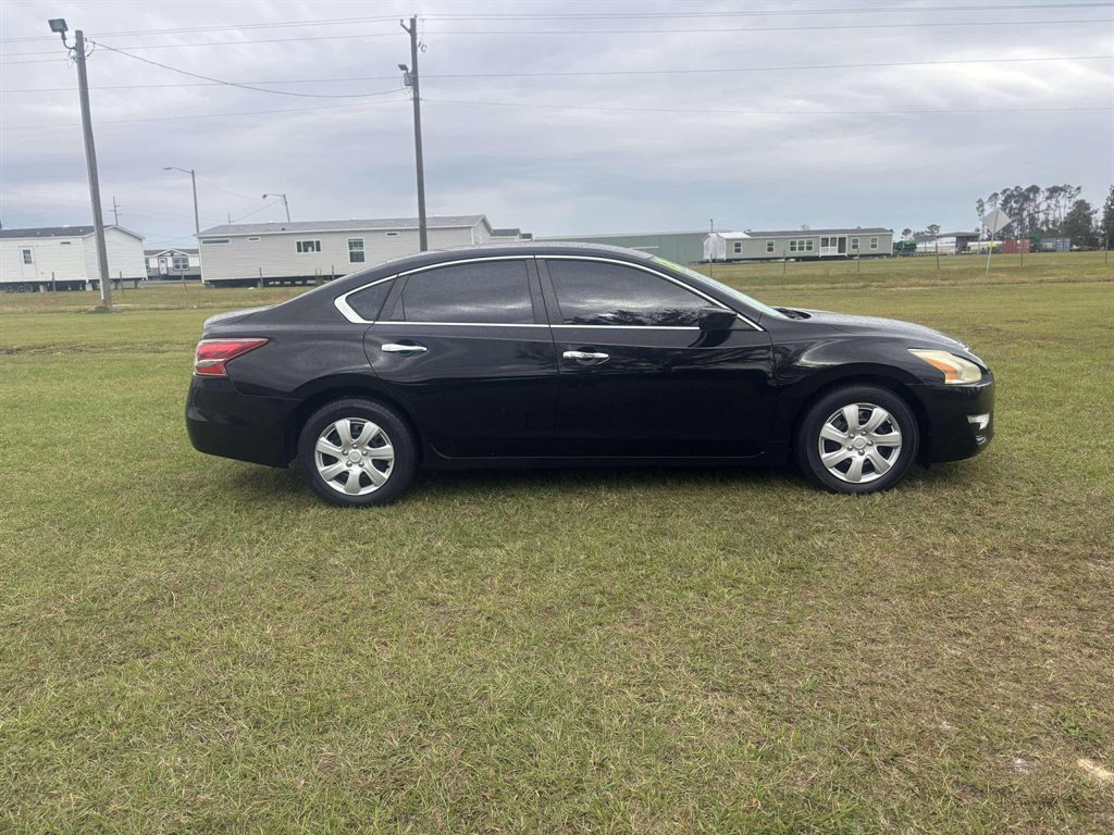 2013 Nissan Altima Sedan Base photo 3