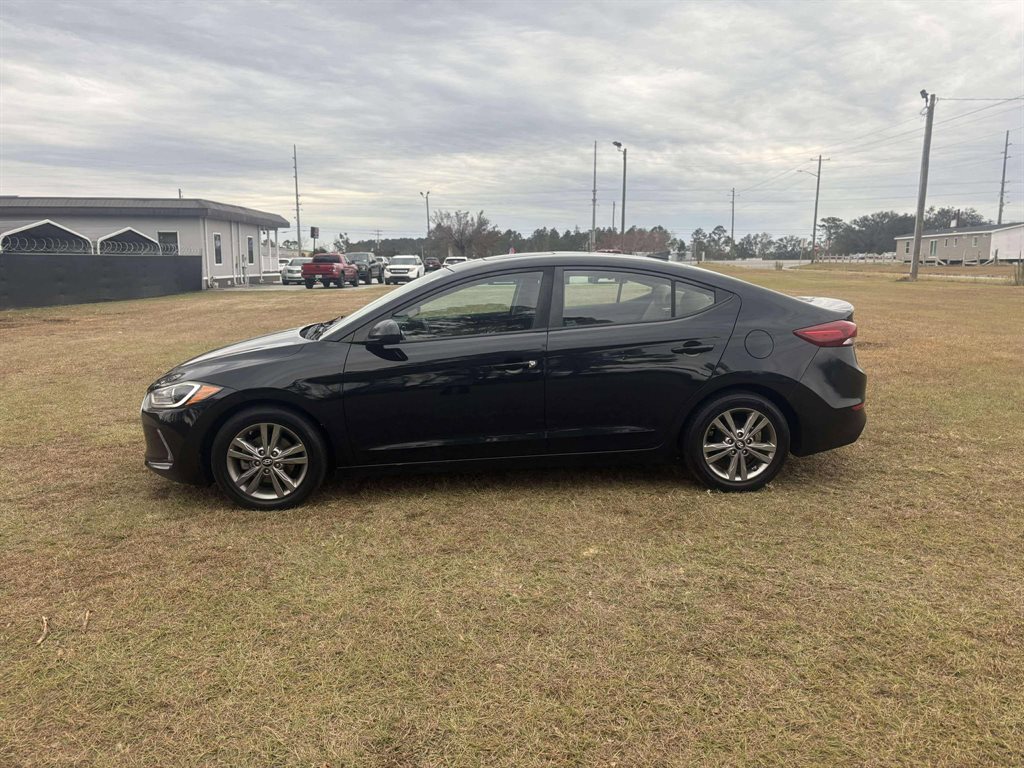 2017 Hyundai Elantra Value Edition photo 3