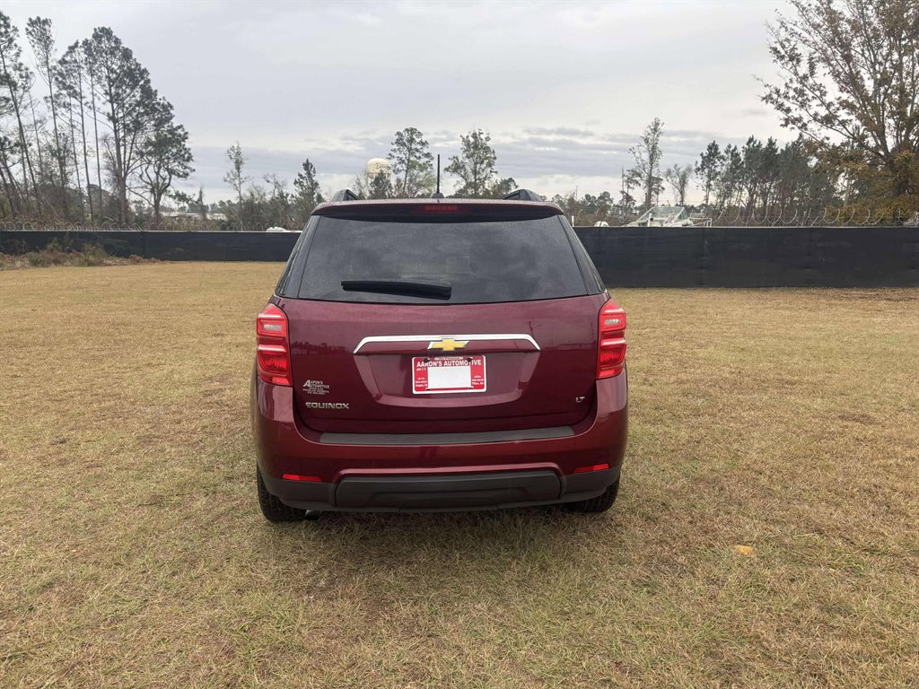 2017 Chevrolet Equinox LT photo 4