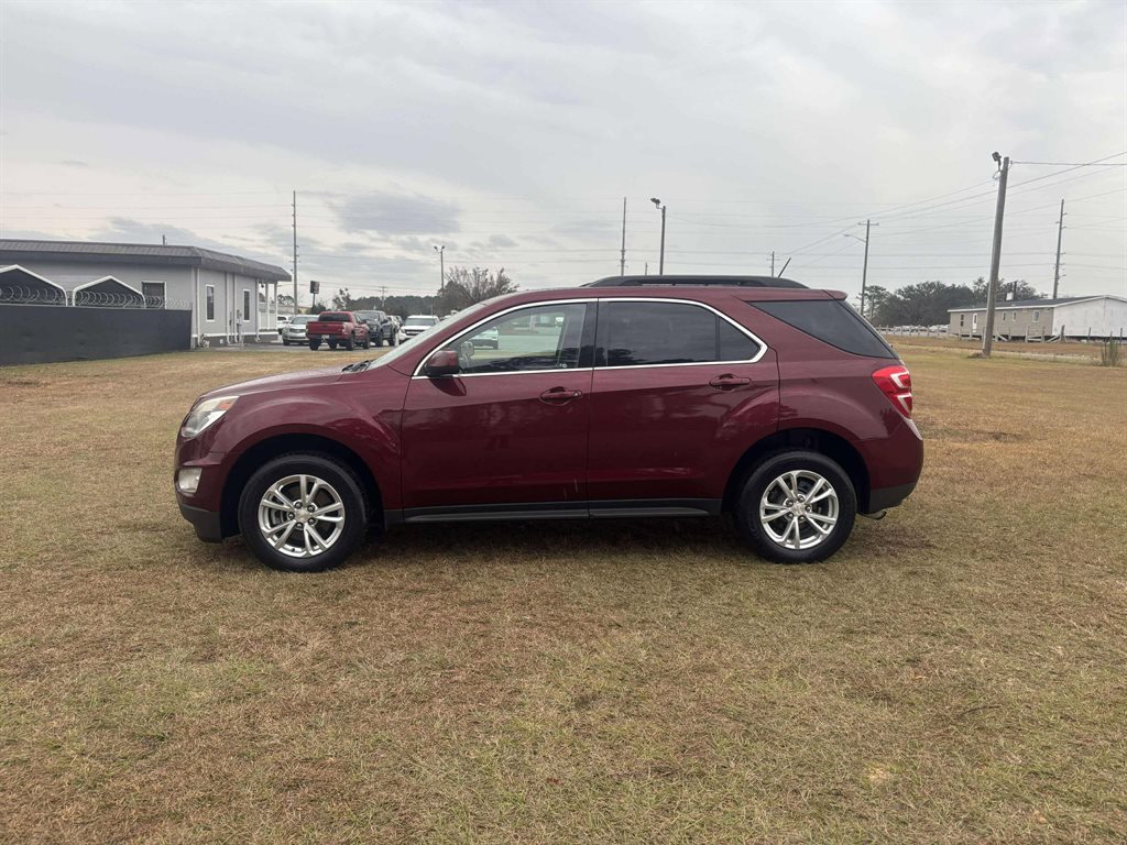 2017 Chevrolet Equinox LT photo 3