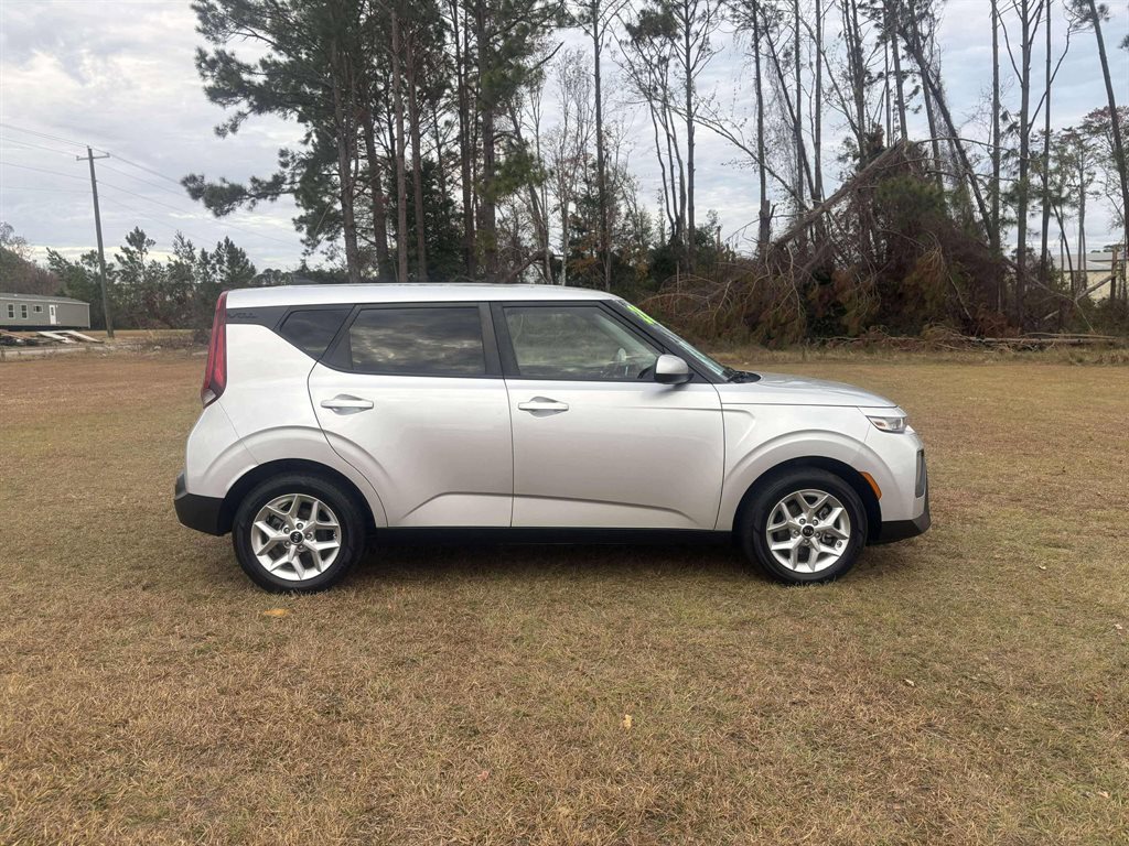 Kia Soul's photo