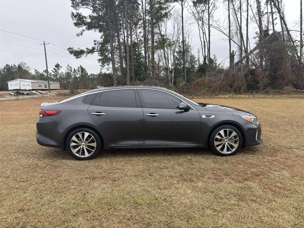 Kia Optima's photo