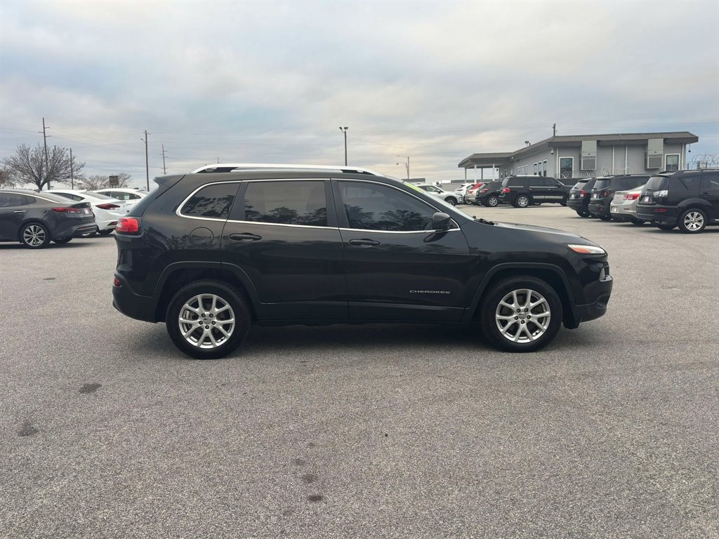 2014 Jeep Cherokee Latitude photo 3