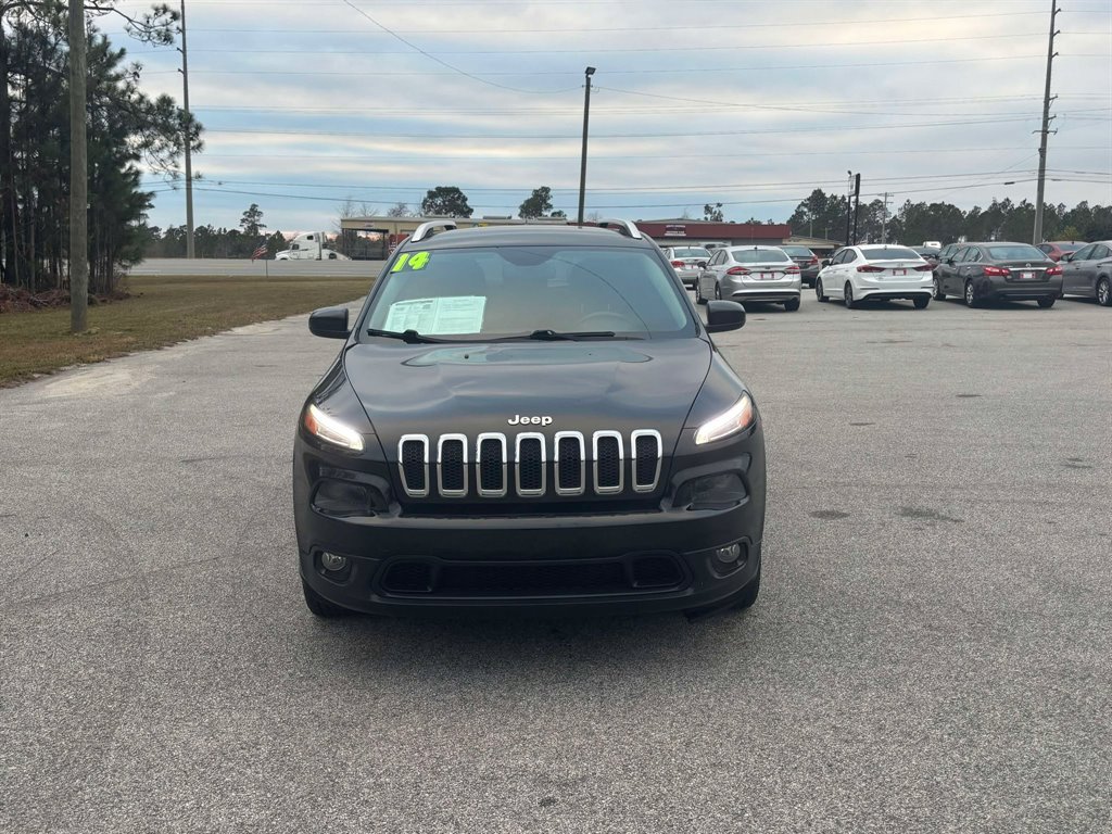 2014 Jeep Cherokee Latitude photo 2