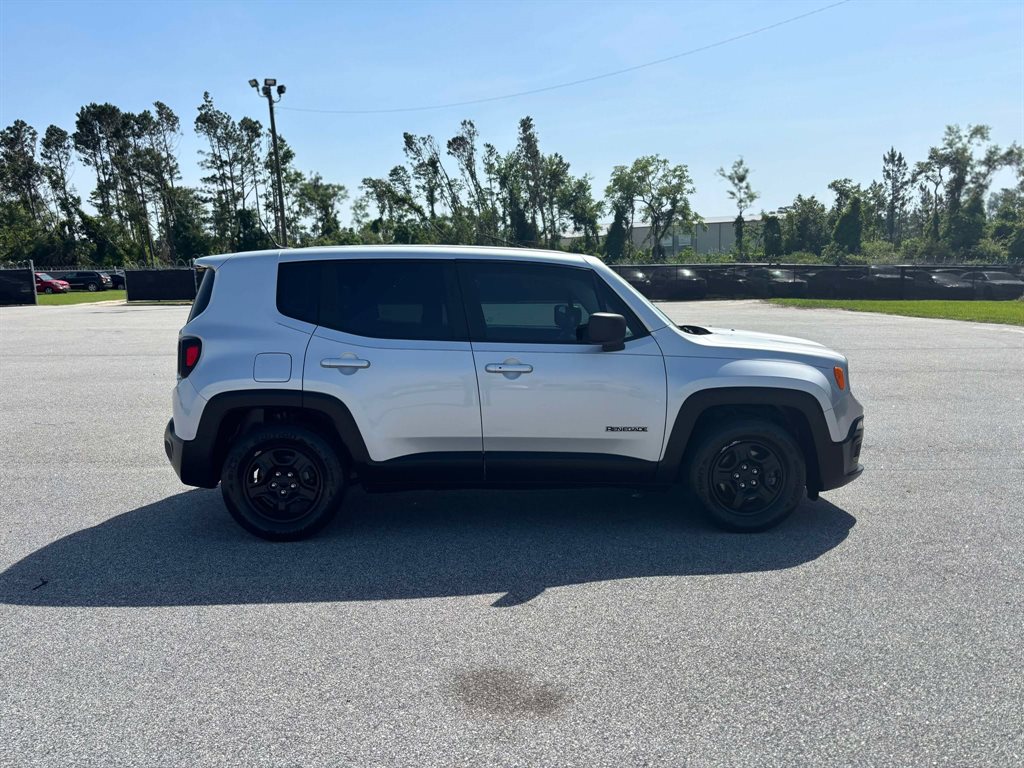 2016 Jeep Renegade Sport's photo