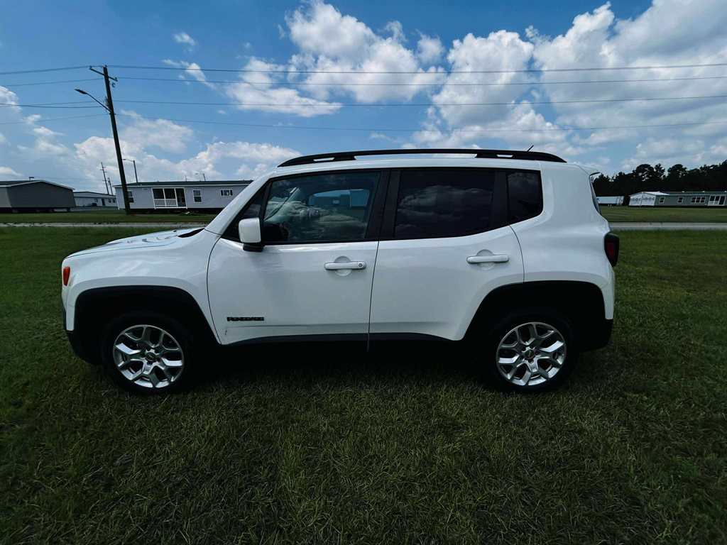 2015 Jeep Renegade Latitude's photo