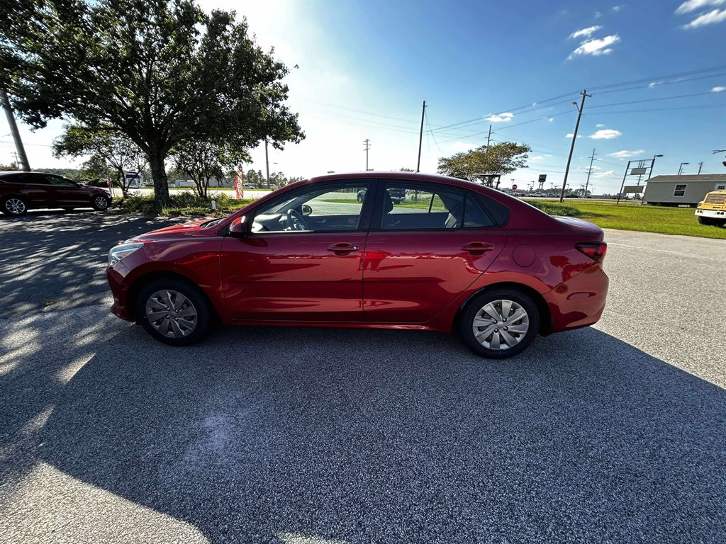 2020 Kia RIO S's photo