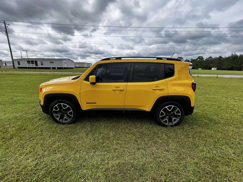 2015 Jeep Renegade Latitude's photo