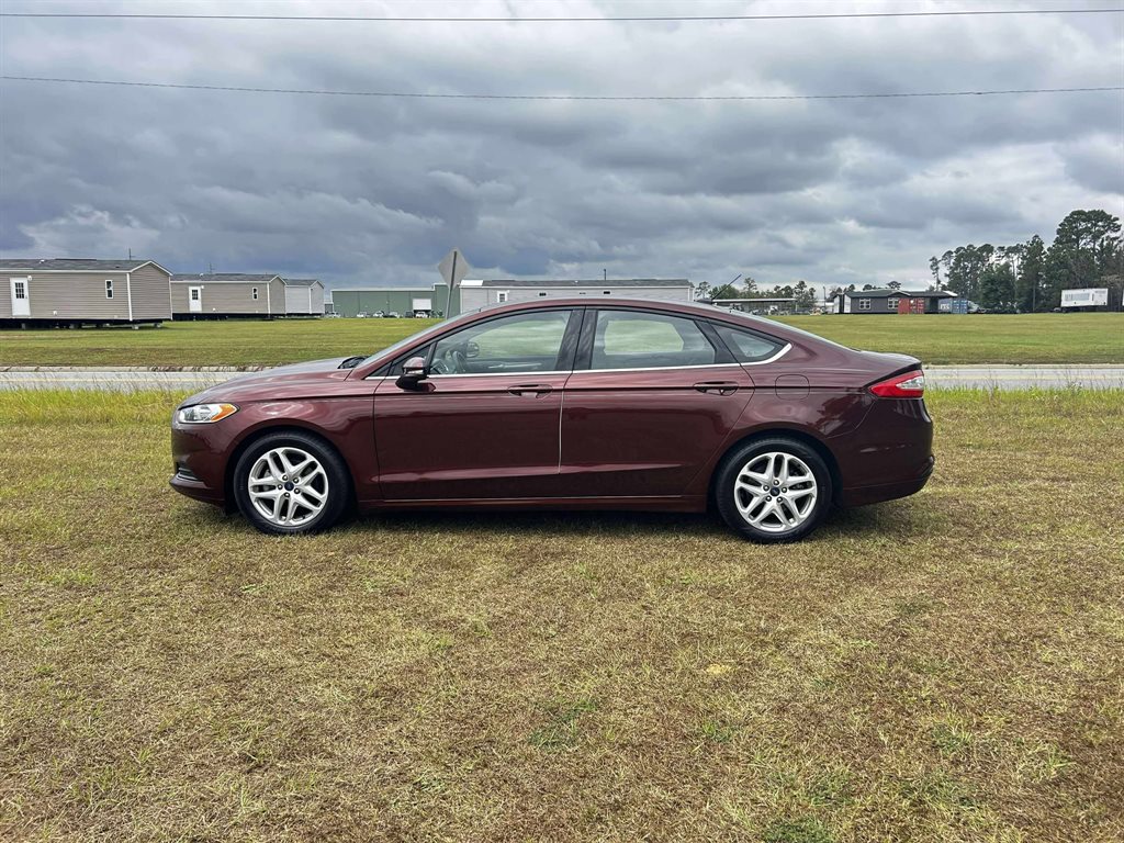 2015 Ford Fusion SE's photo