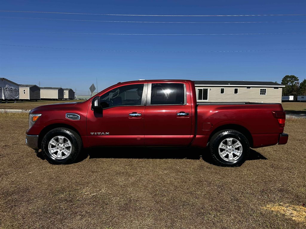 2017 Nissan Titan SV's photo