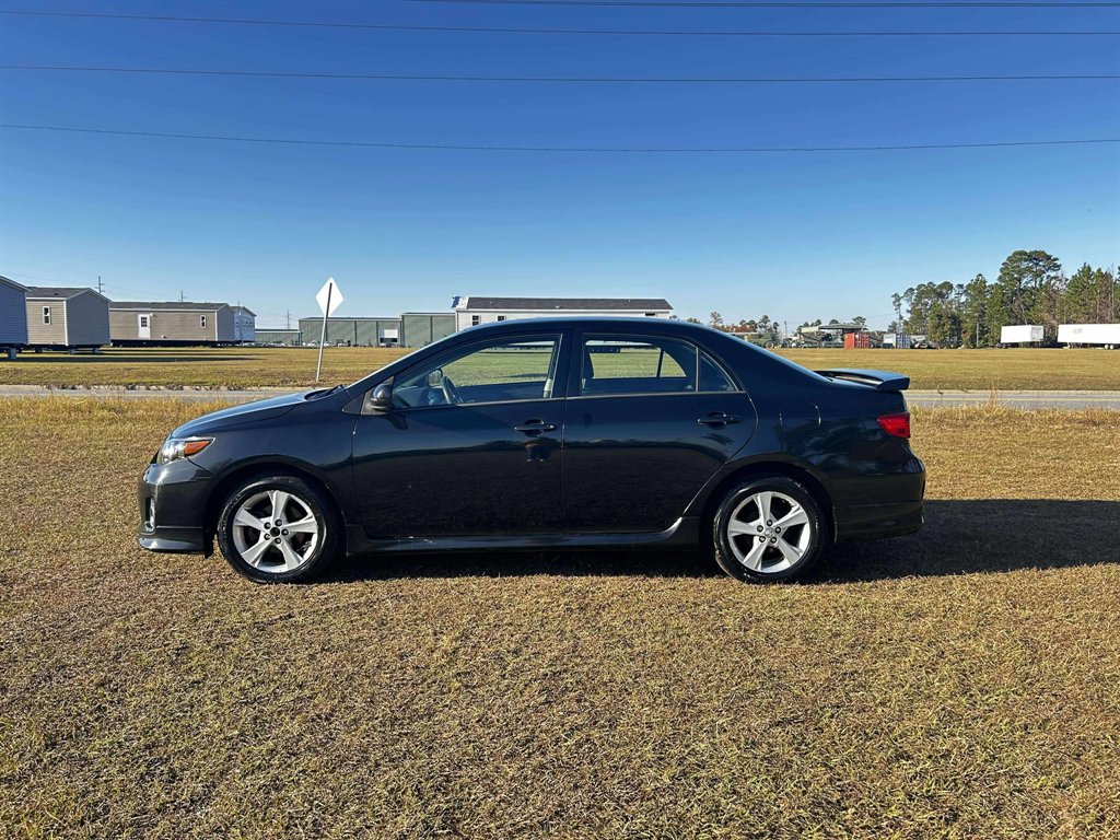 2013 Toyota Corolla LE's photo