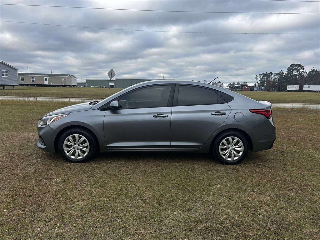 2019 Hyundai Accent SE's photo