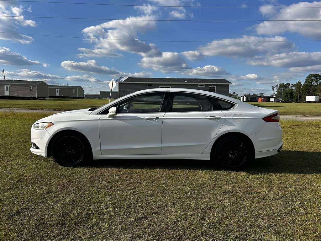 2014 Ford Fusion SE's photo